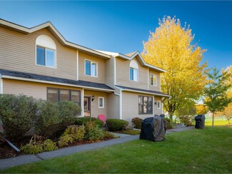 M15 Stonehedge Dr, South Burlington, VT 05403