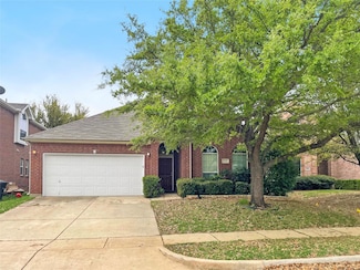2820 Thorncreek Ln, Fort Worth, TX 76177