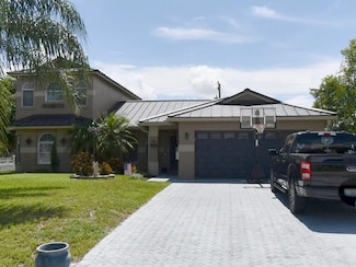 552 SW Dauphin Ave, Port Saint Lucie, FL 34953