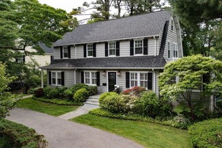 128 Forest St, Wellesley Hills, MA 02481