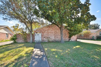 11911 Barrett Brae Dr, Houston, TX 77072