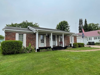 183 S 2nd St, Dorchester, WI 54425