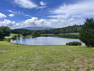 79-B 3 Notch'D Trace, University, VA 22903
