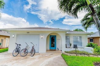 688 106th Ave N, Naples, FL 34108