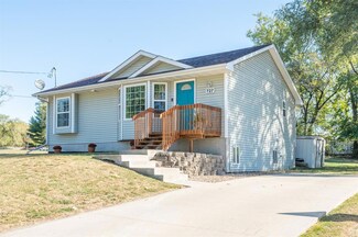 727 SE 27th Ct, Des Moines, IA 50317
