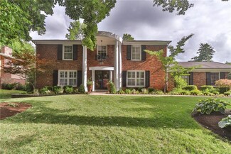 538 Flanders Dr, Saint Louis, MO 63122