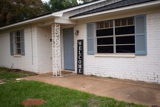 110 Edna Dr, Palestine, TX 75803