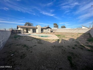 107 E La Mirada Dr, Phoenix, AZ 85042
