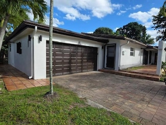 690 NW 68th Ave, Plantation, FL 33317