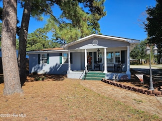 502 Raleigh Rd, Clinton, NC 28328