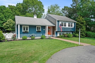 16 Bruce Rd, Plymouth, MA 02360