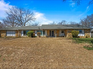 4733 SE Barlow Dr, Bartlesville, OK 74006