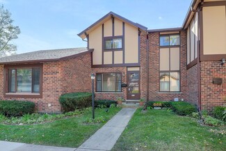 18W257 Standish Ln, Villa Park, IL 60181