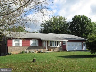 21 Hickory Dr, Bethel, PA 19507