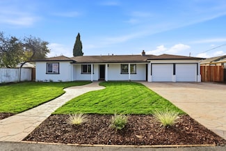 1361 Hillcrest Rd, Hollister, CA 95023