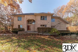 9825 Finnegan Dr, Brighton, MI 48116