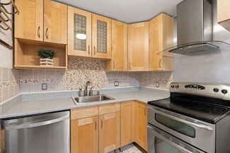 151 Bittersweet Ln Unit 228, Randolph, MA 02368