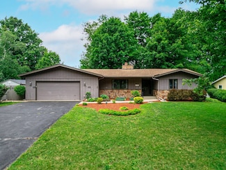 2184 W Collingswood Dr, Beloit, WI 53511