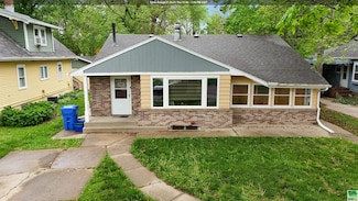 115 S Pine St, Vermillion, SD 57069