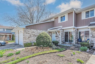 1256 Reading Ct, Wheaton, IL 60189