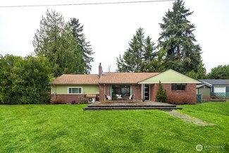 13705 Corliss Ave N, Seattle, WA 98133