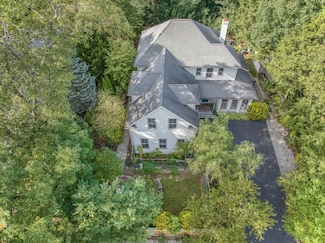 125 Manor Ave, Wellesley, MA 02482