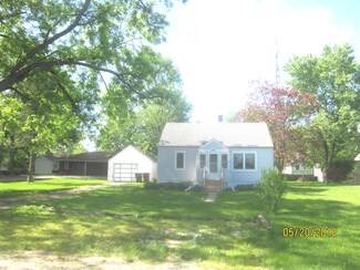 340 E 1st Ave, Clifton, IL 60927