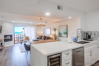 5726 La Jolla Blvd Unit 201, La Jolla, CA 92037