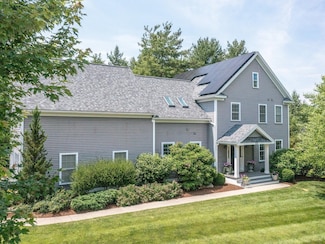 520 Sycamore St, Shelburne, VT 05482
