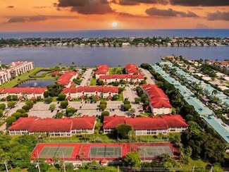 105 Half Moon Cir Unit B1, Hypoluxo, FL 33462