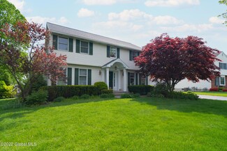 5 Larkspur Dr, Latham, NY 12110