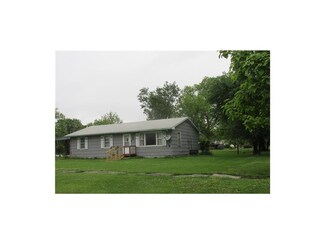 408 Locust St, Lacygne, KS 66040