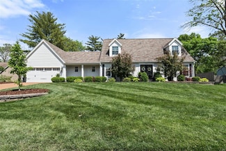 834 Twin Pine Dr, Saint Louis, MO 63122