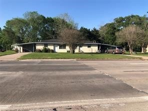 2518 W Highway 6, Alvin, TX 77511