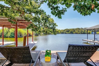 4610 Retreat Ct, Granbury, TX 76049