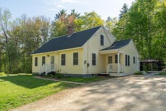 8 Cross Rd, Chichester, NH 03258