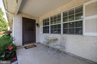 286 Carlyn Ct, Downingtown, PA 19335