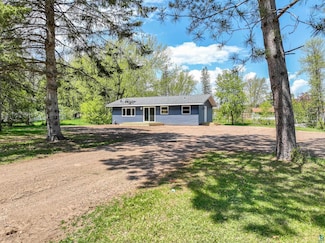 809 Crestwood Dr, Wrenshall, MN 55797