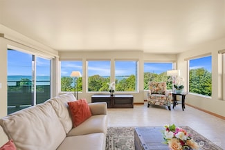402 Boulevard Unit 203, Bellingham, WA 98225