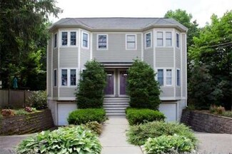 73 Oak Ave Unit 1, West Newton, MA 02465