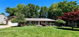 6059 Castlehill Dr, Cleveland, OH 44143