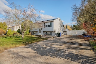 17 Byron Dr, Westerly, RI 02891