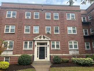 10 Presidents Ln Unit 10, Quincy, MA 02169