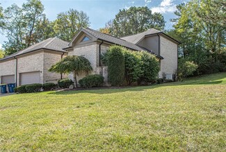 3916 Valley Brook Dr S, Englewood, OH 45322