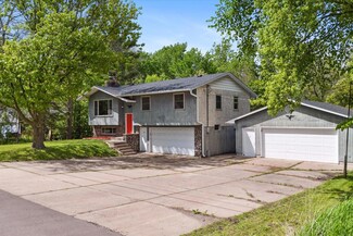 1613 Ash St, Hugo, MN 55038
