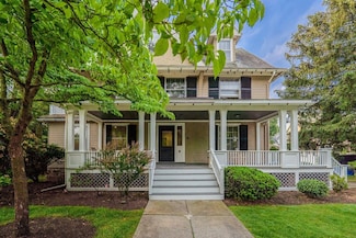 18 Alden St, Newton Center, MA 02459