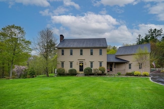 144 North St, Douglas, MA 01516