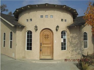 2870 N Inyo St, Bakersfield, CA 93305