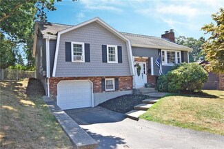 120 Glaude Ln, Woonsocket, RI 02895