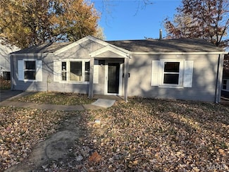 9850 Dennis Dr, Saint Louis, MO 63136